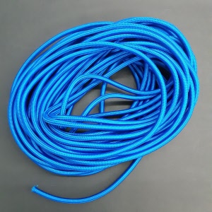 Textielbeklede blauwe soepele luchtslang per meter
