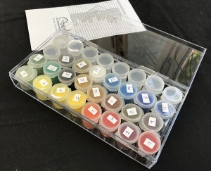 Pigmentbox with 32 mini-jars 7.5 ml - empty